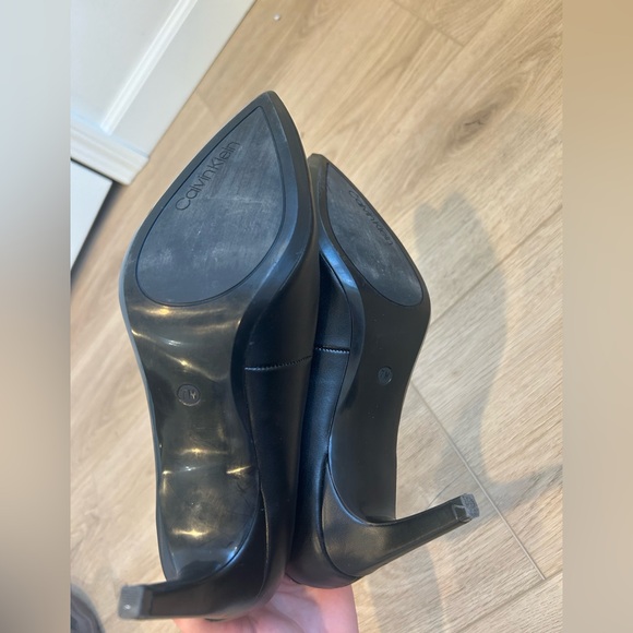 Calvin Klein Women’s Heels Black Pumps Size 7 M Shaye 2 Synthetic 3” Stiletto - Picture 6 of 9